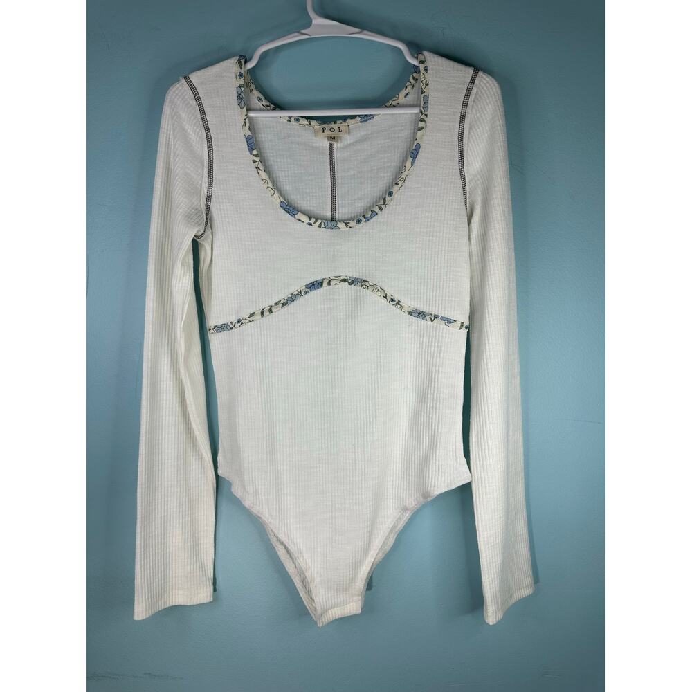 POL white ribbed long-sleeve bodysuit floral trim scoop neckline Size Medium